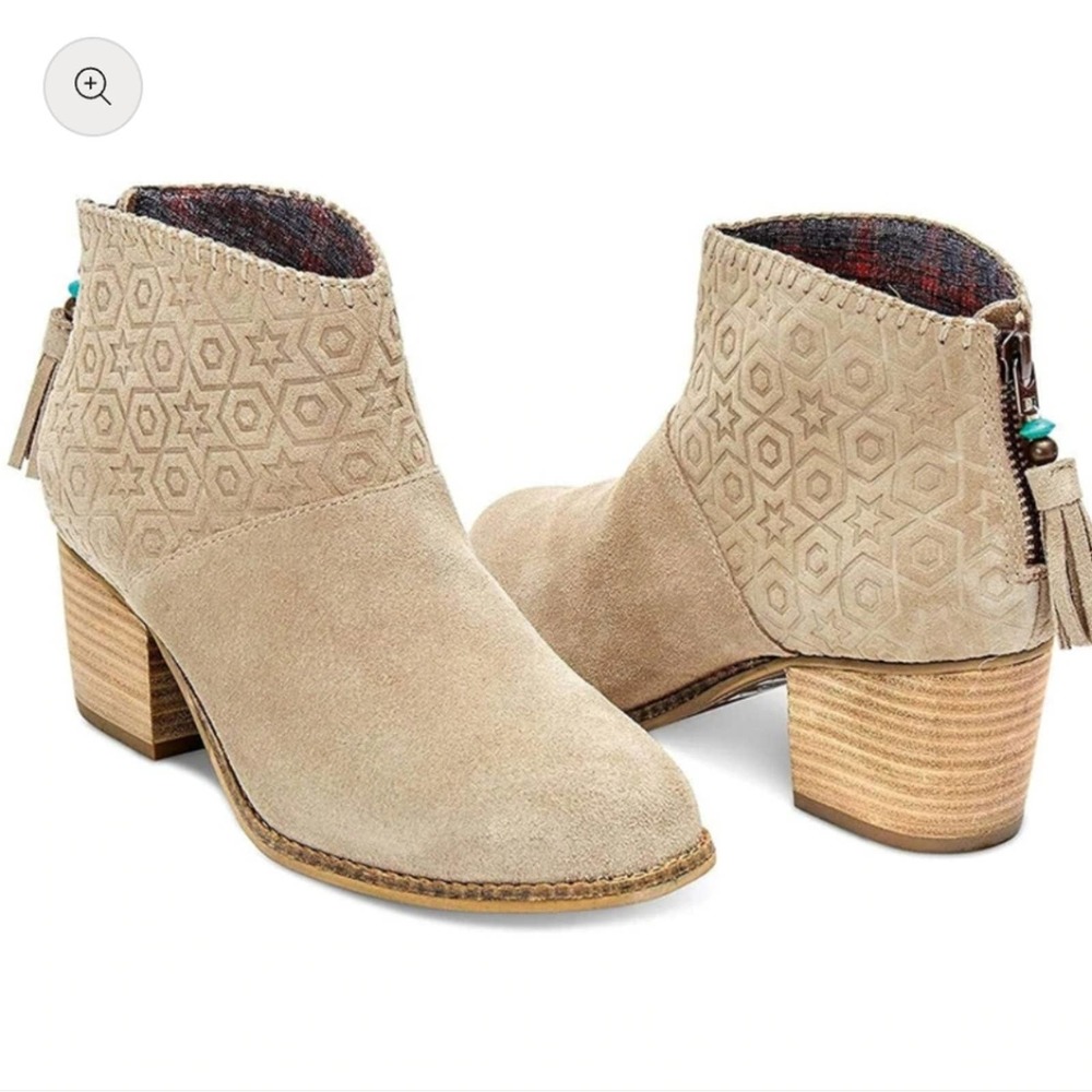 Toms Women Leila Embossed Bootie Size 9.5